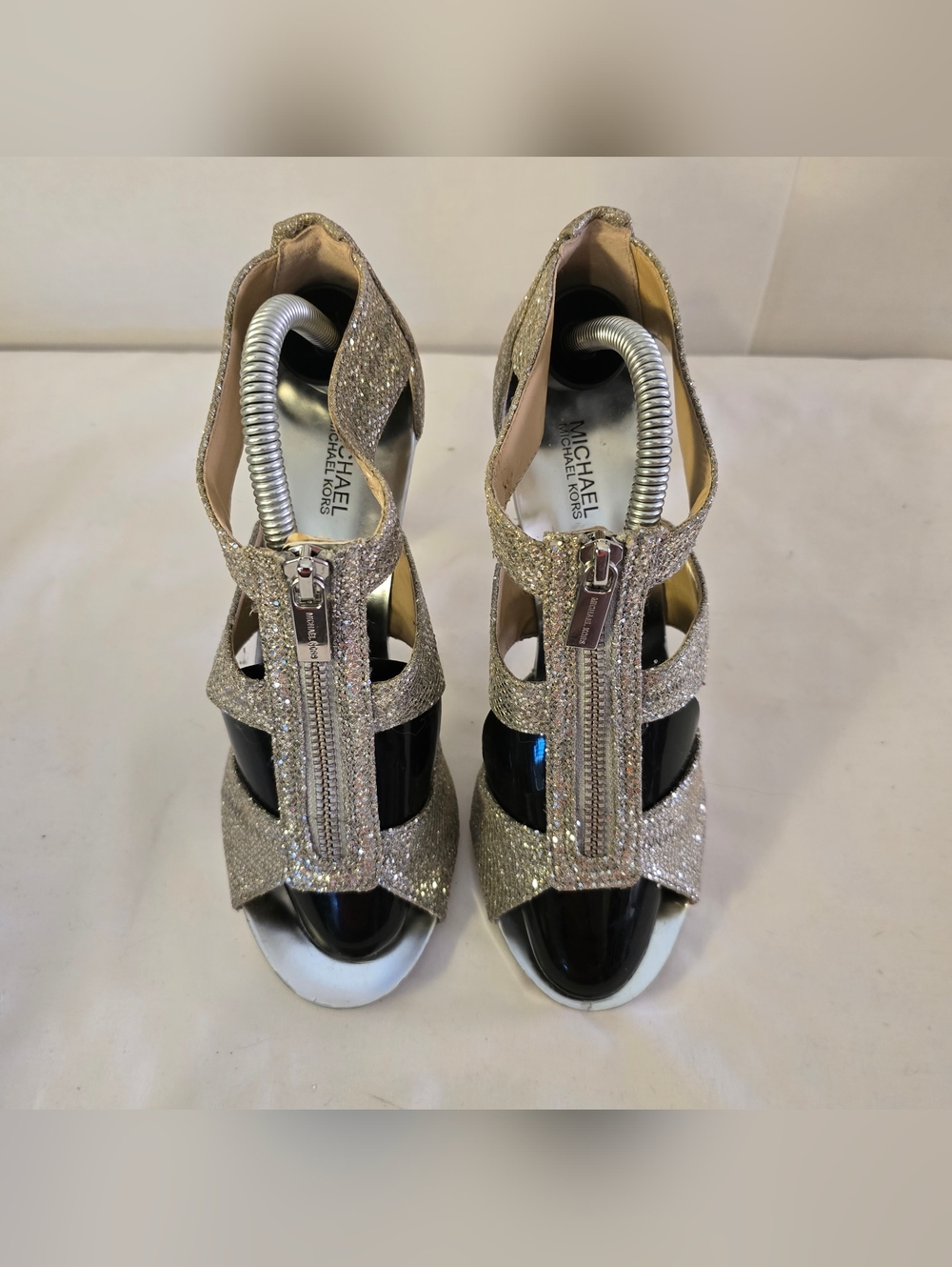 *NEW Michael Kors Silver Glitter T-Strap Heels 6 1/2 - Picture 6 of 9